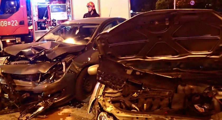 Wypadek na skrzyżowaniu Grenadierów i Ostrobramskiej [ZDJĘCIA straży]