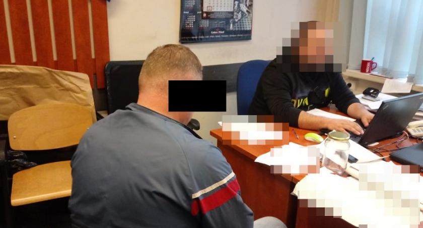 Pijany, z sądowym zakazem jechał kradzioną toyotą