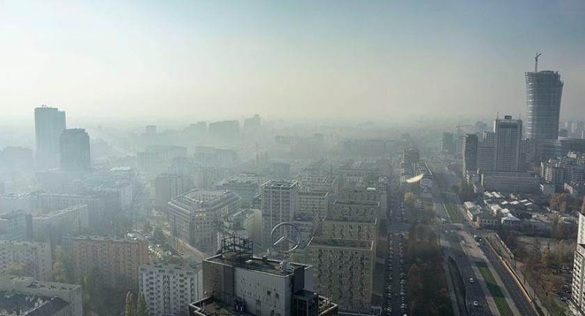 Walka  ze smogiem? Radni zabierają pieniądze przeznaczone na likwidację kopciuchów
