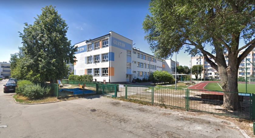 Miał zabrać dzieci ze szkoły na Gocławiu na wycieczkę, a miał pół promila