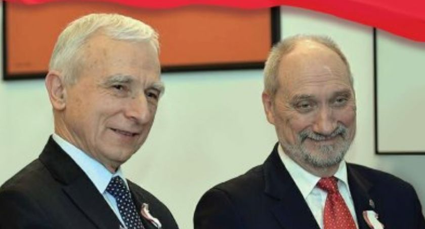 Spotkanie z Piotrem Naimskim i Antonim Macierewiczem w CH Szembeka