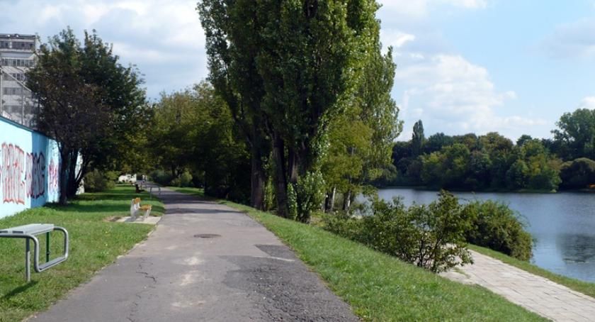 Pod wpływem alkoholu wpadł do jeziorka Kamionkowskiego