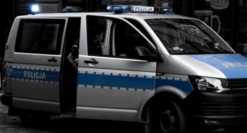 Jeden z policjantów samochodówki na Grochowie mógł zarażać innych