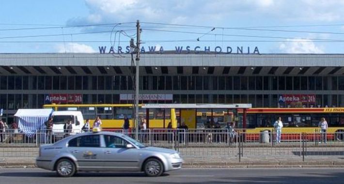  Dworzec Wschodni - uważajcie na sufit!