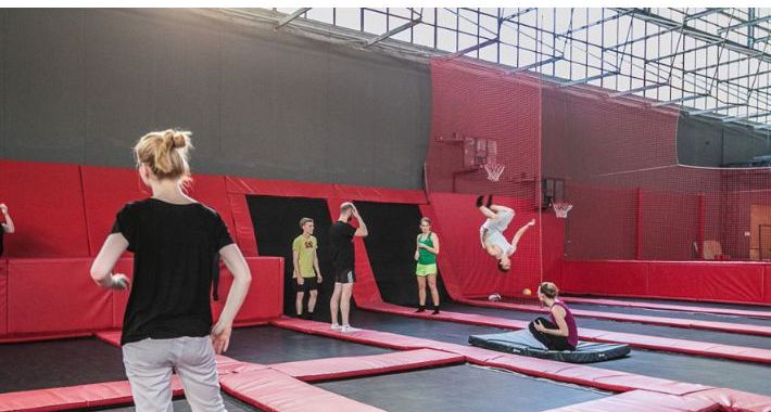 Hangar 646 - Park trampolin na Gocławiu
