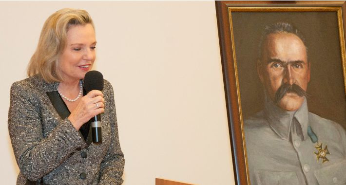 Anna Maria Anders wręczyła nagrody Laureatom Konkursu Piosenki i Recytacji Legionowej