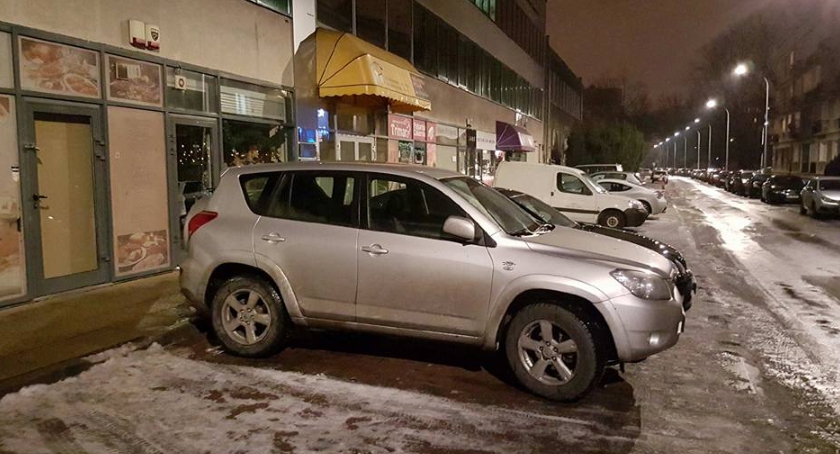 Szukamy skradzionego przy ul. Międzynarodowej samochodu