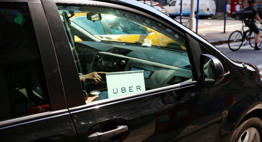 Uber rozdaje karty