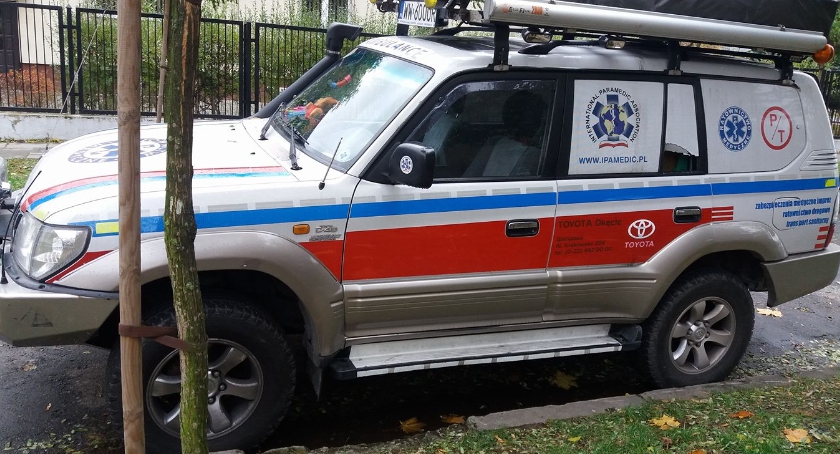 Okradli ambulans na Grochowie. Właściciel zwraca się do złodziei 