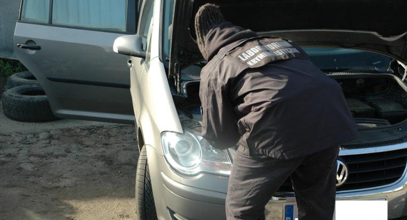 Już 455 samochodów zginęło w tym roku na Pradze! Giną najczęściej auta japońskie