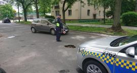 Niepozorna dziura z ulicy Walecznych