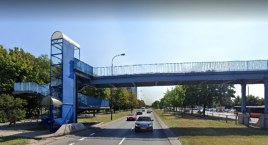 Kładka nad ul. Ostrobramską bardziej przeszkadza niż pomaga?! Chcą jej likwidacji 
