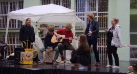 Piknik rodzinny w SP nr 373 (GALERIA)