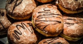 Urząd Dzielnicy Praga-Południe zmieni się w pączkarnię?