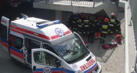 Tragedia na Wale Miedzeszyńskim- samochód wbity pod schodami