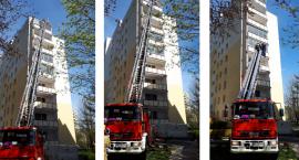 Interwencja przez balkon na 8 piętrze na Gocławiu