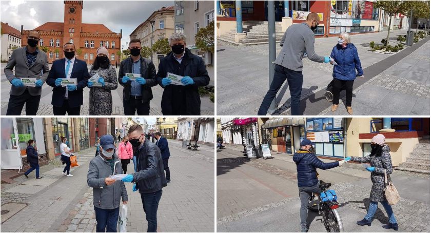 Ruch Obywatelski Razem dla Szczecinka rozdawał maseczki mieszkańcom
