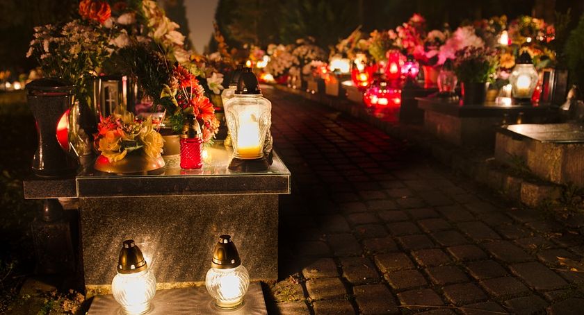 W Szczecinku strażnicy miejscy wytropili libację na grobie