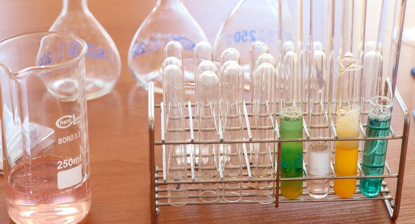 Sukces za sukcesem! Uczennica z ILO w Szczecinku wśród najlepszych z chemii 