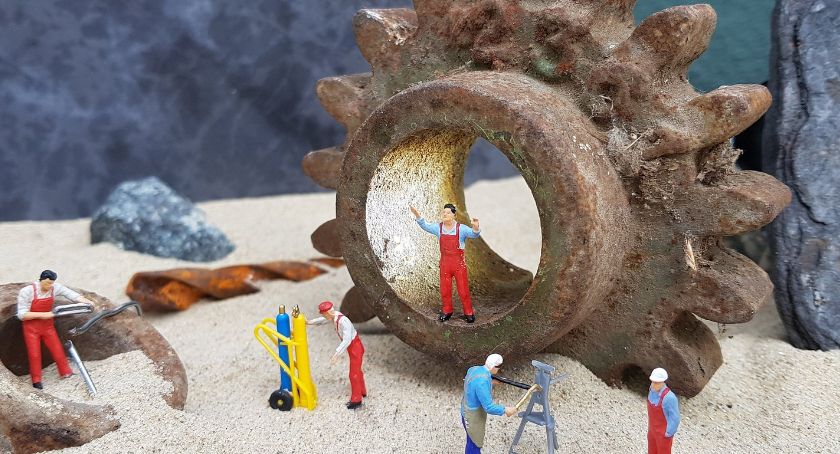 Zrób karierę jako strażnik miejski albo ślusarz. Oferty pracy w Szczecinku