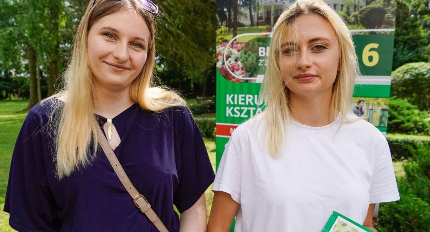 Marta i Kamila z ZS nr 6 w Szczecinku w finalne olimpiady. Uczelnie wyższe stoją przed nimi otworem!
