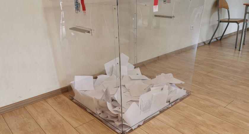 Duda i Trzaskowski w drugiej turze wyborów prezydenckich