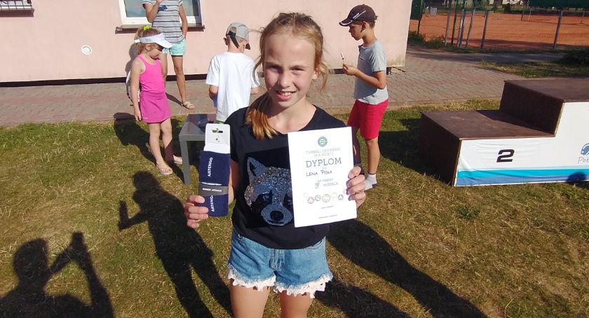 Lena Pitra wygrywa turniej tenisowy