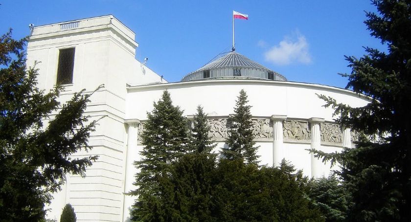 Zgodnie jak nigdy. Posłowie ze Szczecinka poparli swoje podwyżki