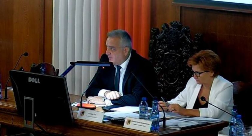 Burmistrz Szczecinka z wotum zaufania i absolutorium