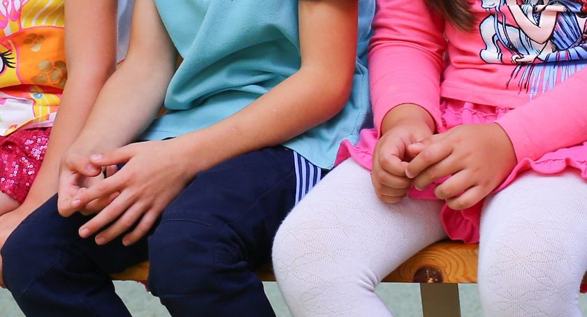 Związała ręce przedszkolaka taśmą. Usłyszała zarzuty 
