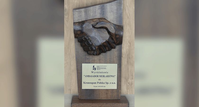 Kronospan z kolejną statuetką. Tym razem jako „Ambasador Meblarstwa”
