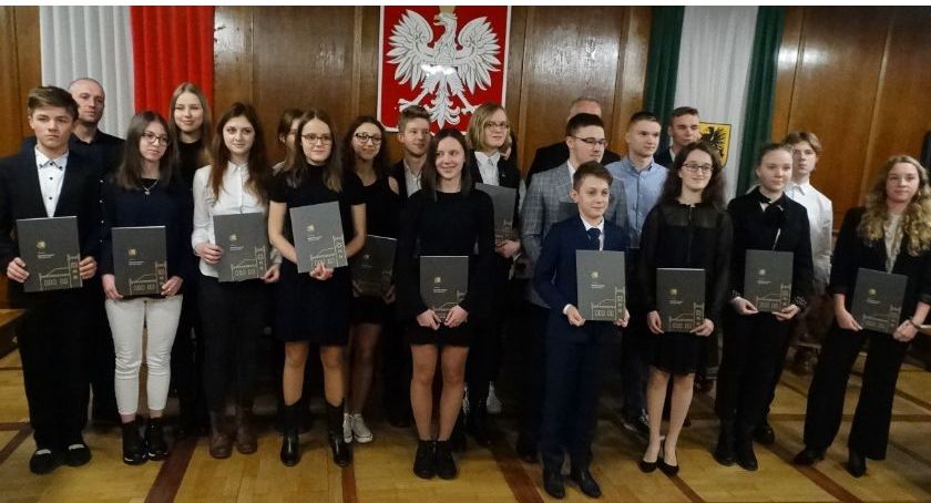 Najzdolniejsza młodzież w Szczecinku otrzyma stypendia 