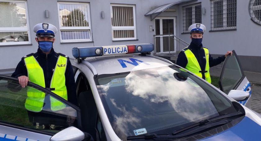Nie zastanawiali się ani chwili. Policjanci ze Szczecinka eskortowali do szpitala nieprzytomną kobietę