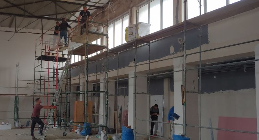 Biały Bór: Remont sali gimnastycznej w ZS Nr 7