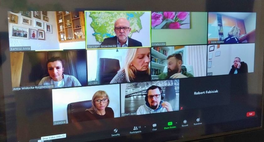 Jak szkoły powiatowe pracują zdalnie