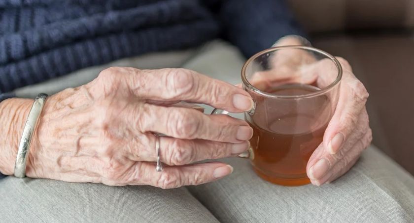 W Szczecinku chcą pomóc seniorom w czasie pandemii. Zrobią zakupy, dodadzą otuchy