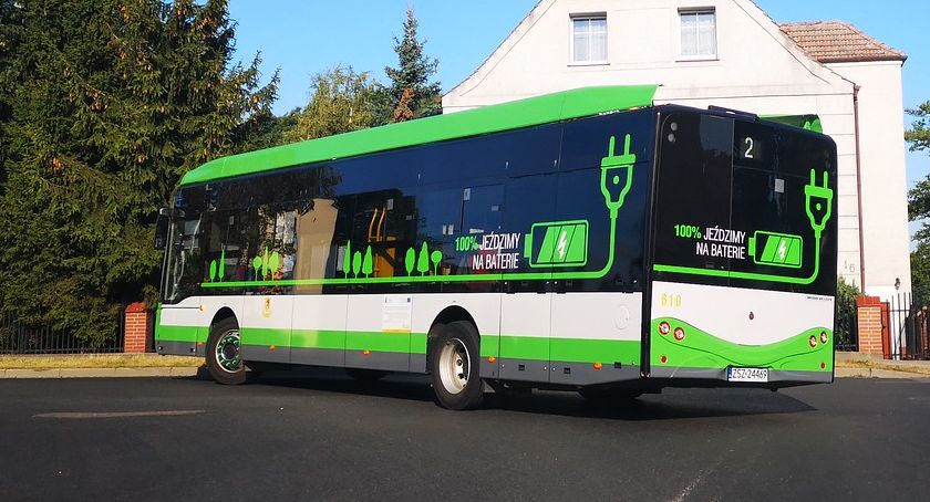 Lock down czy nie, darmowych autobusów na cmentarz będzie więcej (aktualizacja)