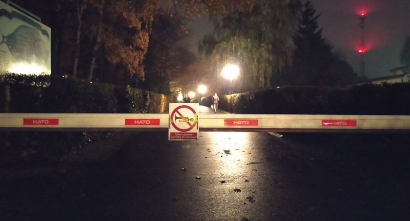 Cmentarze są zamknięte na trzy dni