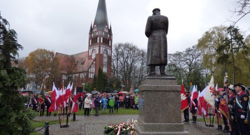11 listopada w Szczecinku. Oficjalne obchody odwołane, będzie samochodowy Marsz Niepodległości