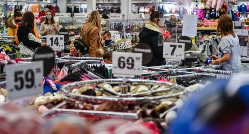 W grudniu będą trzy niedziele handlowe?