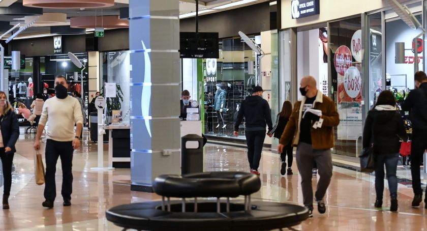 Od soboty sklepy w galeriach i parkach handlowych otwarte dla kupujących