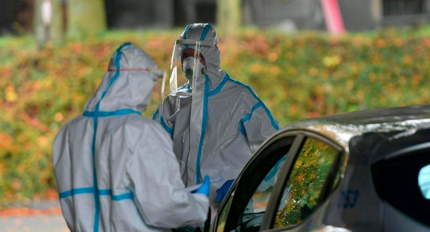 Wirusolog: Niedorzeczne są twierdzenia, że nie ma pandemii