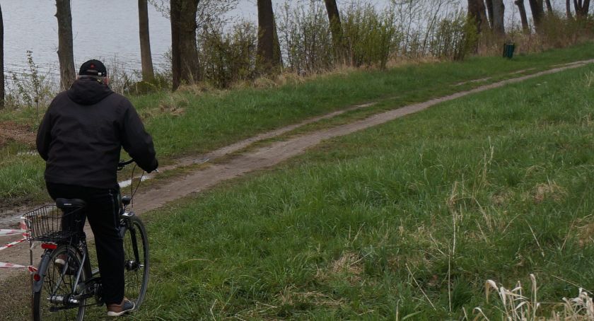 Leśna ścieżka rowerowa z klimatem za miliony. Ma być „ulepszona” i oświetlona