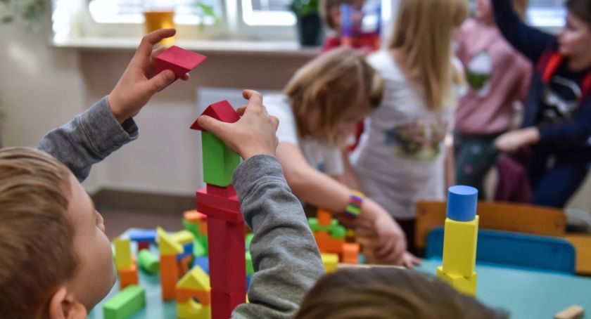 Kiedy otwarcie hoteli, basenów, galerii handlowych? Obostrzenia mogą być przedłużone