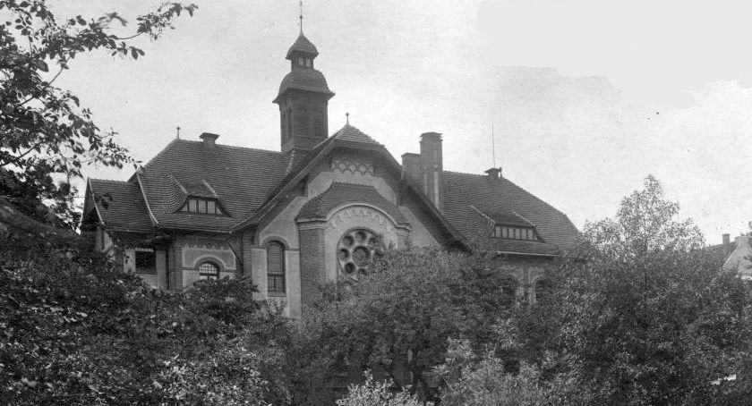 Zamkowe dzieje. Jedno skrzydło i wiele historii