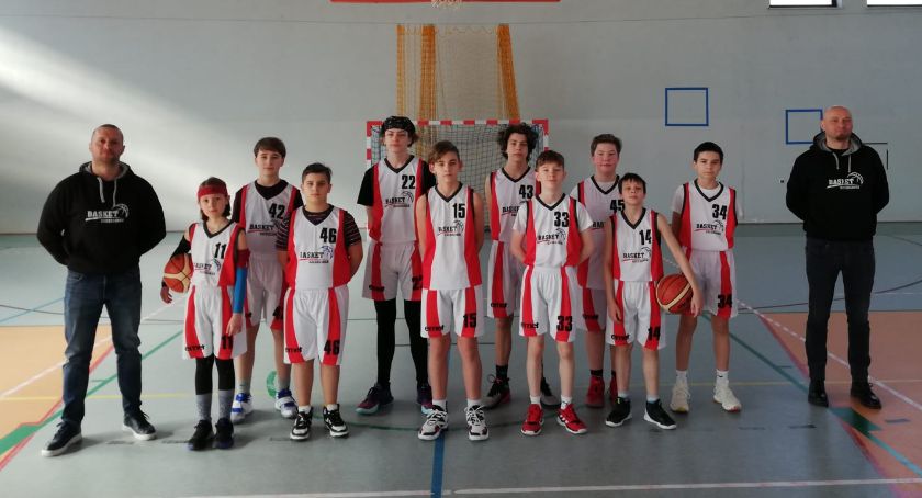 Młodzi koszykarze Emet Basket Szczecinek z porażką w lidze