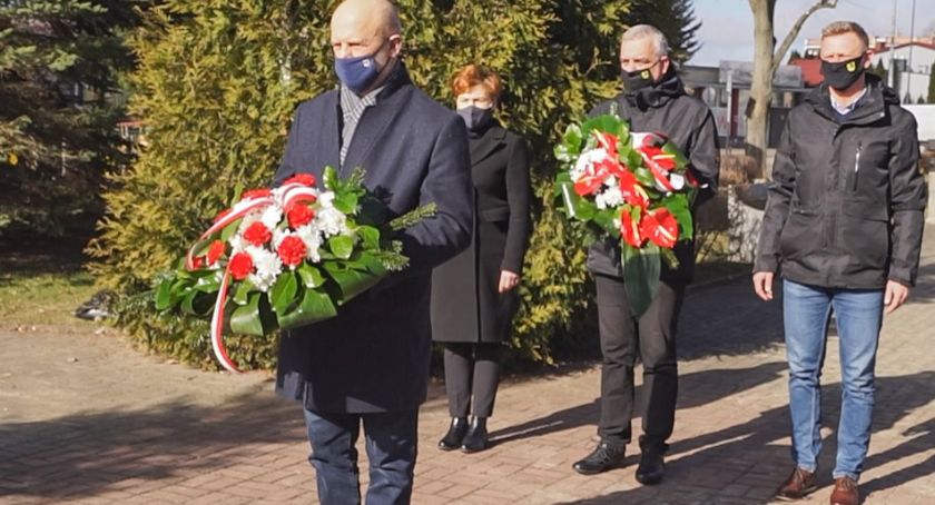 76. rocznica zdobycia Szczecinka. Starosta i burmistrz złożyli kwiaty
