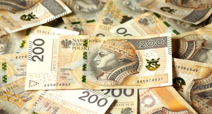 Urzędnicy w Szczecinku będą zarabiali więcej. Nawet po 9 tysięcy miesięcznie