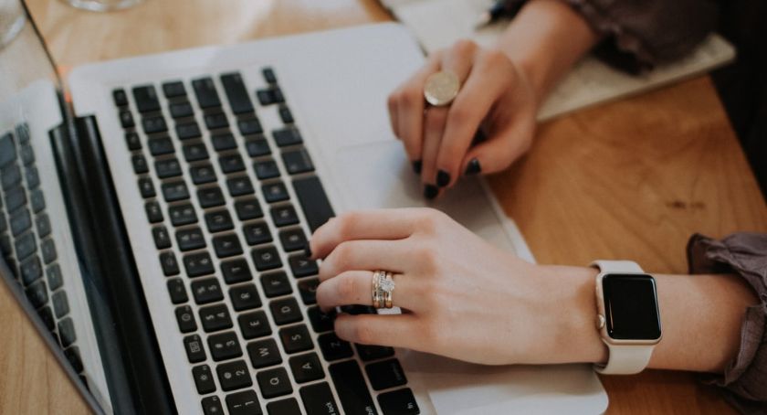 Studia online – poznaj zalety i wady zdalnego studiowania