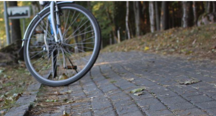 Rowerzyści na ulicach. Czytelniczka: Wleczemy się wszyscy 30 km/h i każdy się denerwuje